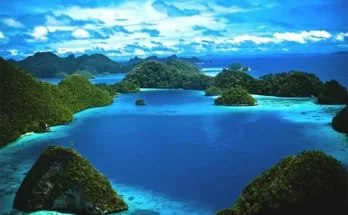 Kepulauan Rajaampat di Papua Barat dari udara. (Indonesia-tourism.com)
