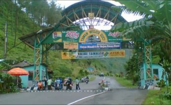 Gerbang Masuk Wisata Guci